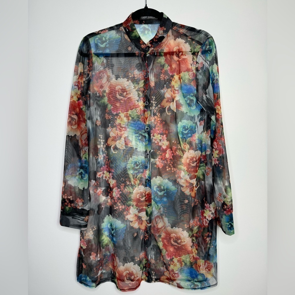 Gabby Isabella floeal sheer romantic blouse size medium